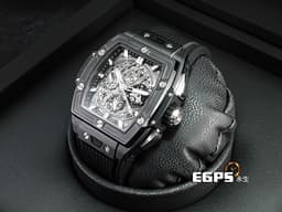 Hublot 宇舶 Spirit Of Big Bang Black Magic 42 大爆炸 靈魂系列 642.CI.0170.RX <font color="#ff00ff">黑色魔力 黑陶瓷 鈦金屬 </font> 計時碼表 酒桶型 鏤空面盤 <font color="#ff0000">2025年電子保單 僅試戴極新品</font> 自動上鍊 42mm