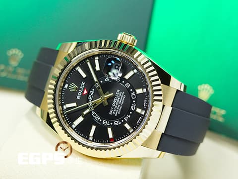 ROLEX 勞力士 Sky-Dweller 326238 蠔式 天行者 沙羅裝置 年曆錶 18K黃金材質 自動上鏈  Oysterflex橡膠錶帶 2022年新式綠卡   放射紋亮黑面     此錶歡迎各路錶友以PP、AP、勞力士 來店交換，本店將以最高價評估～ 42mm