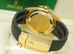 ROLEX 勞力士 Sky-Dweller 326238 蠔式 天行者 沙羅裝置 年曆錶 18K黃金材質 自動上鏈 <font color=#FF0000> Oysterflex橡膠錶帶 2022年新式綠卡  <font color=#FF0000> 放射紋亮黑面 </font>  </font> <font color=#FFFF33> 此錶歡迎各路錶友以PP、AP、勞力士 來店交換，本店將以最高價評估～</font> 42mm