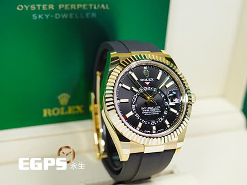 ROLEX 勞力士 Sky-Dweller 326238 蠔式 天行者 沙羅裝置 年曆錶 18K黃金材質 自動上鏈  Oysterflex橡膠錶帶 2022年新式綠卡   放射紋亮黑面     此錶歡迎各路錶友以PP、AP、勞力士 來店交換，本店將以最高價評估～ 42mm