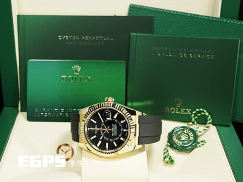 ROLEX 勞力士 Sky-Dweller 326238 蠔式 天行者 沙羅裝置 年曆錶 18K黃金材質 自動上鏈  Oysterflex橡膠錶帶 2022年新式綠卡   放射紋亮黑面     此錶歡迎各路錶友以PP、AP、勞力士 來店交換，本店將以最高價評估～ 42mm