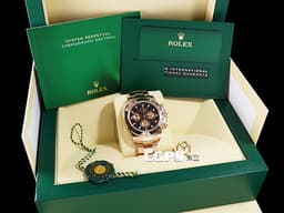 ROLEX 勞力士 Cosmograph Daytona 宇宙計時型 迪通拿 116505 計時碼表 永恆玫瑰金 <font color="#ffaf80">黑色面盤搭配玫瑰金計時錶盤</font> <font color="#FF0000">2022年新式綠卡 已貼膜</font>&nbsp;賽車錶 自動上鏈 40mm