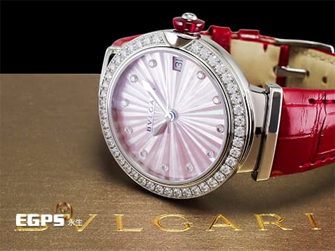 BVLGARI 寶格麗 BVLGARI LUCEA 103618 2024年保單 鑽石時標、錶圈 紅碧璽錶冠 原廠亮麗鑽石圈 艷麗粉紅色立體珍珠母貝紋面 原廠紅色鱷魚皮錶帶 33mm
