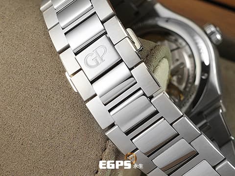 Girard Perregaux 芝柏 GP錶 Laureato 42 桂冠系列 81010 藍色巴黎飾釘紋面盤 大三針 經典 八角形錶圈 81010-11-431-11A 不鏽鋼 2026年保卡&nbsp;自動上鍊 42mm