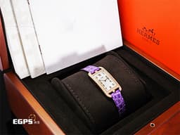 HERMES 愛馬仕 Cape Cod Nantucket系列 <font color="#FFE6D9">18K玫瑰金材質 玫瑰金色指針 </font> 白色珍珠母貝面盤 NA2.271.213 <font color="#FF0000">原廠鑲嵌56顆頂級天然美鑽外框</font>&nbsp;石英腕錶 20x27mm