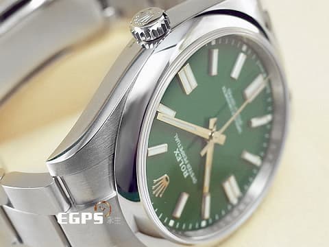 ROLEX 勞力士 Oyster Perpetual 蠔式恆動型 124300 超夯、超熱門、超搶手的綠色面盤 經典 OP41 大三針 不鏽鋼材質&nbsp;2023年保卡&nbsp;自動上鍊 41mm