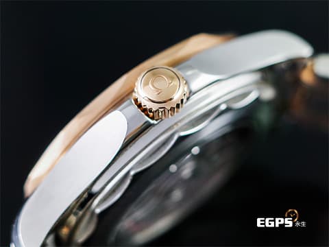 OMEGA 歐米茄 Seamaster 海馬 潛水300米系列 21020422001001 陶瓷波浪紋黑色面盤、玫瑰金黑色單向旋轉陶瓷錶圈  同軸擒縱 玫瑰金半金 鍊帶款 2022年保單  自動上鍊 42mm