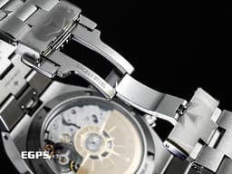 Vacheron Constantin 江詩丹頓 VC錶 Overseas Chronograph 縱橫四海 5500V 計時碼表 <font color="#e9e7e7">熊貓面盤</font> 不鏽鋼&nbsp;<font color="#FF0000">2023年保單 快拆錶帶裝置 附原廠皮帶、橡膠錶帶、摺疊扣</font>&nbsp;5500 V 自動上鍊 42.5mm