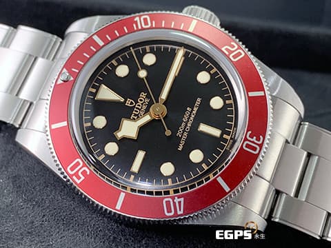 TUDOR 帝舵 Heritage Black Bay 碧灣 M7941A1A0RU-0001 雪花針 紅水鬼 酒紅色外圈 搭配快速調節「T-fit」折疊扣 M 7941A 1A0RU 水鬼 自製機芯 2026年保卡&nbsp;潛水錶 自動上鍊 41mm