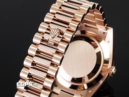 ROLEX 勞力士 Day-Date 40 DD 蠔式 星期日曆型 228235 <font color="#fdb435">永恆玫瑰金 赤鐵石英 稀少的特殊礦石面盤 </font><font color="#05f0f0">原廠鑲嵌方形鑽石時標</font> <font color="#ff0000">2026年6月 新式木質保卡</font> 自動上鍊 40mm
