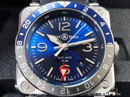 Bell &amp; Ross 柏萊士 Instruments 系列 BR03-93 GMT BLUE 鈦金屬 <font color="#0582f5">太陽紋藍面 藍灰圈 雙向旋轉陽極氧化鋁錶圈</font><font color="#FF0000">&nbsp;2026年保卡 </font>自動上鏈<font color="#FF0000">&nbsp;</font>42mm