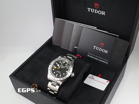 TUDOR 帝舵 Black Bay Pro 碧灣 79470-0001 黑色面盤 冒險家 GMT 黃色兩地時間指針 不鏽鋼 復古 雪花針  鍊帶款  2024年保卡  自動上鍊 39mm