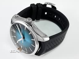 H.MOSER &amp; CIE 亨利慕時 PIONEER CENTRE SECONDS 開拓者 3200-1214 不鏽鋼材質 <font color="#03f6f9">藍色瀉湖煙燻面盤 </font> <font color="#FF0000">2025年保單卡</font>&nbsp;大三針 自動上鍊 42.8mm