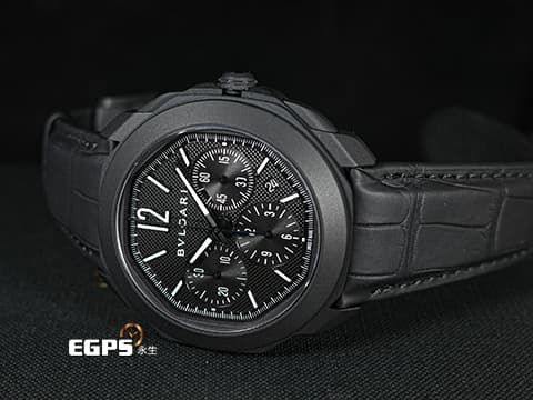 BVLGARI 寶格麗 Bulgari Octo Roma Chronograph 103932 黑色DLC塗層不鏽鋼&nbsp;黑色巴黎釘紋錶盤&nbsp;八角形多稜角設計外框 計時碼表&nbsp;2026年保卡 快拆錶帶系統 附原廠橡膠錶帶&nbsp;自動上鍊 42mm