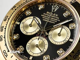 ROLEX 勞力士 Cosmograph Daytona 宇宙計時型 迪通拿 126508G <font color=#4F4F4F>亮黑色錶面</font>搭配<font color=#f5dea8>金色計時盤 原廠鑽石時標</font> 126508 G 計時碼表  <font color=#FF0000>2025年新式保卡</font> 賽車錶 自動上鍊 40mm