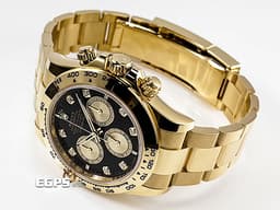 ROLEX 勞力士 Cosmograph Daytona 宇宙計時型 迪通拿 126508G <font color=#4F4F4F>亮黑色錶面</font>搭配<font color=#f5dea8>金色計時盤 原廠鑽石時標</font> 126508 G 計時碼表  <font color=#FF0000>2025年新式保卡</font> 賽車錶 自動上鍊 40mm