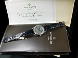 Patek philippe 百達翡麗 PP錶 Calatrava系列 6119G-001 <font color="#05f0f0">炭灰色垂直緞紋面 巴黎釘紋雕飾錶圈&nbsp;小秒針</font> 18K白金材質 6119 <font color="#FF0000">2025年保單 </font> 手上鍊 39mm