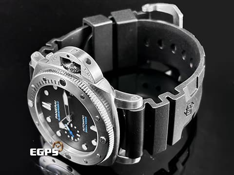 PANERAI 沛納海 Submersible QuarantaQuattro Bianco PAM1229 不鏽鋼材質 PAM01229 黑色面盤 潛水計時外圈 2025年保單 配件齊全 潛水錶 自動上鍊 44mm