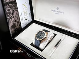 Patek Philippe 百達翡麗 PP錶 Aquanaut 海底探險家 5261R-001 18K玫瑰金材質 年曆錶 <font color="#99afe6">灰藍色錶盤飾有Aquanaut浮雕圖案面盤 灰藍色橡膠錶帶</font> <font color="#ffe9ad"> 覆白色螢光塗層的金質立體數字時標</font> <font color="#ff0000">2025年保單 </font> 自動上鏈 39.9mm