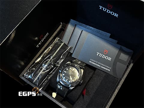 Tudor 帝舵 Black Bay Ceramic 碧灣 79210 CNU 雪花針 大三針 黑色陶瓷材質 79210CNU-0001 2024年7月底保單 潛水錶 自動上鍊 41mm