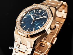Audemars Piguet 愛彼 AP錶 Royal Oak 皇家橡樹 77451OR.ZZ.1361OR.04 18K玫瑰金材質 <font color="#a9c1ce">午夜藍色Grande Tapisserie錶盤</font><font color="#e2e2e2">&nbsp;40顆原廠鑲嵌美鑽錶圈（約重0.71克拉）</font><font color="#ff0000">2023年新式保卡</font>&nbsp;自動上鍊 34mm