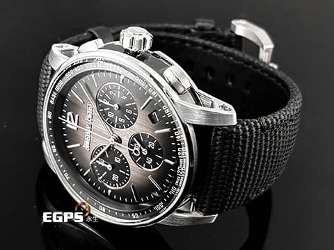 Audemars Piguet AP 愛彼錶 26393 NB 煙燻灰色錶面 CODE 11.59系列，中層錶殼為皇家橡樹八角形錶身，鏤空的錶耳與纖薄的圓形錶圈相連，折射入雙曲面錶鏡的光芒，圓融的線條中帶有幾何的豐富層次，任何角度都值得細細玩味 2022保單   白K金與黑色陶瓷材質 飛返計時碼錶 自動上鍊 41mm