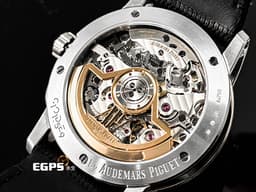 Audemars Piguet AP 愛彼錶 26393 NB 煙燻灰色錶面 <font color="#FF0000">CODE 11.59系列，中層錶殼為皇家橡樹八角形錶身，鏤空的錶耳與纖薄的圓形錶圈相連，<font color="#FFFF33">折射入雙曲面錶鏡的光芒，圓融的線條中帶有幾何的豐富層次，任何角度都值得細細玩味 2022保單 </font> </font> <font color="#FFE4E1">白K金與黑色陶瓷材質</font> 飛返計時碼錶 自動上鍊 41mm
