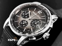 Audemars Piguet AP 愛彼錶 26393 NB 煙燻灰色錶面 <font color="#FF0000">CODE 11.59系列，中層錶殼為皇家橡樹八角形錶身，鏤空的錶耳與纖薄的圓形錶圈相連，<font color="#FFFF33">折射入雙曲面錶鏡的光芒，圓融的線條中帶有幾何的豐富層次，任何角度都值得細細玩味 2022保單 </font> </font> <font color="#FFE4E1">白K金與黑色陶瓷材質</font> 飛返計時碼錶 自動上鍊 41mm