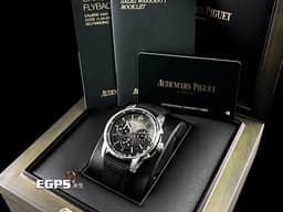 Audemars Piguet AP 愛彼錶 26393 NB 煙燻灰色錶面 <font color="#FF0000">CODE 11.59系列，中層錶殼為皇家橡樹八角形錶身，鏤空的錶耳與纖薄的圓形錶圈相連，<font color="#FFFF33">折射入雙曲面錶鏡的光芒，圓融的線條中帶有幾何的豐富層次，任何角度都值得細細玩味 2022保單 </font> </font> <font color="#FFE4E1">白K金與黑色陶瓷材質</font> 飛返計時碼錶 自動上鍊 41mm