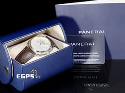 PANERAI 沛納海 Radiomir Quaranta PAM1292 PAM01292 不鏽鋼材質&nbsp;<font color="#0582f5">白色放射紋三明治夜光時標面盤</font>&nbsp;<font color="#fbb53c">金質指針、小秒針</font> 三日鍊&nbsp; 2026年保卡&nbsp;自動上鍊 40mm