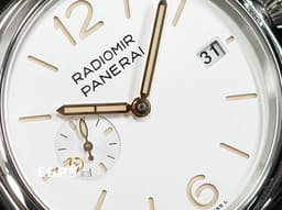 PANERAI 沛納海 Radiomir Quaranta PAM1292 PAM01292 不鏽鋼材質&nbsp;<font color="#0582f5">白色放射紋三明治夜光時標面盤</font>&nbsp;<font color="#fbb53c">金質指針、小秒針</font> 三日鍊&nbsp; 2026年保卡&nbsp;自動上鍊 40mm