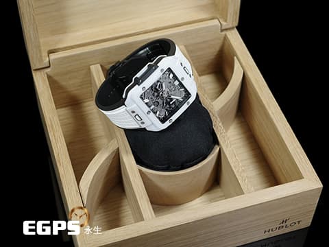 HUBLOT 宇舶 Square Bang Unico White Ceramic 42系列 821.HX.0170.RX 白陶瓷 鏤空面盤  飛返 計時碼錶 2024年電子式保單 未使用蒐藏品&nbsp;自動上鍊 42mm