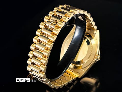 ROLEX 勞力士 DAY-DATE 40 DD 蠔式星期日曆型 228238 18黃金材質 18K黃金羅馬數字時標 綠色面盤 賭桌綠在手，勝率跟你走 2026年保卡 自動上鏈 40mm