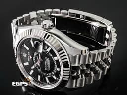 ROLEX 勞力士 Sky-Dweller 蠔式 天行者 336934 <font color=#4F4F4F>最新9002機芯 亮黑色面盤</font> 沙羅系統 年曆錶 兩地時區 經典三角坑紋錶圈 <font color=#FF0000>2024年保單 紀念型（Jubilee）五銖錶帶 </font> 自動上鍊 42mm