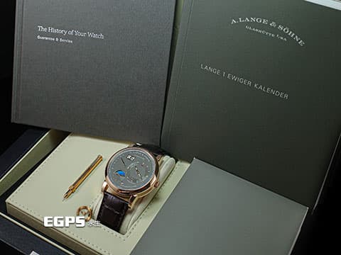 A.LANGE &amp; SOHNE 朗格 LANGE 1 345.033 大日期窗 萬年曆 玫瑰金材質 銀灰色面盤 2021年保單 配件齊全   自動上鍊  此錶歡迎各路錶友以 PP、AP、勞力士 來店交換，本店將以最高價評估～ 41.9mm