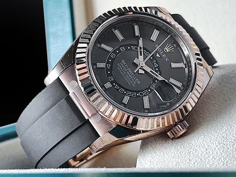 ROLEX 勞力士 Sky-Dweller 336235 蠔式 天行者 沙羅裝置 年曆錶 18K玫瑰金材質 自動上鏈 2023年最新款 Oysterflex橡膠錶帶 2024年新式綠卡  石板灰色錶面     此錶歡迎各路錶友以PP、AP、勞力士 來店交換，本店將以最高價評估～42mm