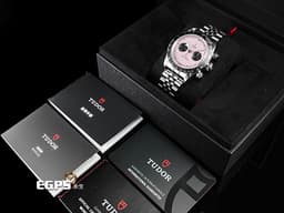 TUDOR 帝舵 Heritage Black Bay Chrono 碧灣 79360N-0019 計時碼錶 <font color="#f5a6c0">最熱門、最具話題性 粉紅熊貓面盤 周杰倫、貝克漢代言款</font>&nbsp;不鏽鋼材質&nbsp;<font color="#FF0000">2025年保卡 搭配最新快速調節「T-fit」折疊扣</font> 自動上鍊 41mm