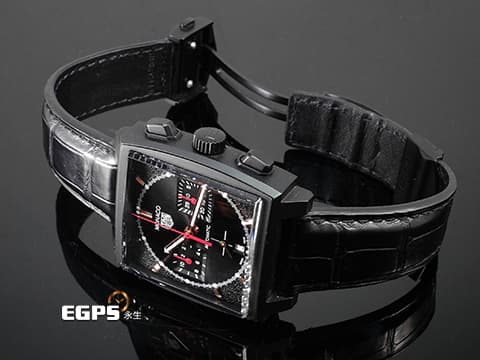 TAG HEUER 豪雅 MONACO 摩納哥系列 CBL2180 鈦金屬材質ＤＬＣ黑色 向1970年代珍罕的傳奇Moncao（摩納哥）腕錶全黑款致敬  2023年保卡 白色Super-LumiNova夜光塗層 計時碼錶 自動上鍊 39mm