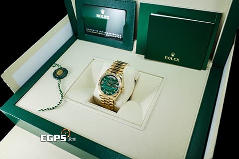 ROLEX 勞力士 Day-Date 36 星期日曆型 128238 18K黃金材質  綠色孔雀石面盤 原廠鑲嵌鑽石羅馬時標  2022年單新式綠卡 保有部分原廠膠膜   此錶歡迎各路錶友以 PP、AP、勞力士 來店交換，本店將以最高價評估～ 自動上鍊 36mm