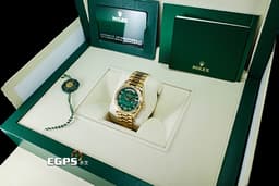 ROLEX 勞力士 Day-Date 36 星期日曆型 128238 18K黃金材質 <font color=#32CD32> 綠色孔雀石面盤 原廠鑲嵌鑽石羅馬時標 </font> <font color=#FF0000>2022年單新式綠卡 保有部分原廠膠膜</font>  <font color=#FFFF33> 此錶歡迎各路錶友以 PP、AP、勞力士 來店交換，本店將以最高價評估～</font> 自動上鍊 36mm