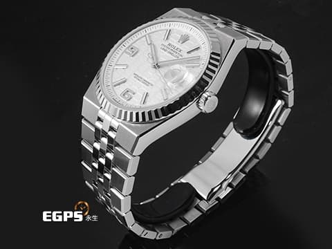 ROLEX 勞力士 Land-Dweller 40 蠔式 陸行者 127334 醇白色蜂巢圖案錶面 大三針 不鏽鋼&nbsp;最新款7135型機芯 透明錶背&nbsp;18K白金經典三角坑紋外圈&nbsp;2026年保卡 纖薄紀念型（Flat Jubilee）錶帶&nbsp;自動上鍊 40mm