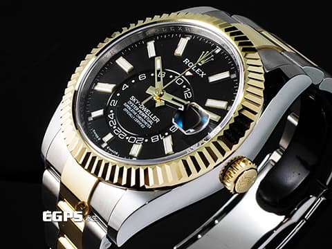 ROLEX 勞力士 Sky-Dweller 蠔式 天行者 336933&nbsp;最新9002機芯&nbsp;亮黑色面盤&nbsp;年曆錶 沙羅系統&nbsp;18K黃金 半金款 兩地時間 經典三角坑紋錶圈&nbsp;2024年保卡 蠔式（Oyster）三節錶帶&nbsp;自動上鍊 42mm