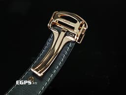 CARTIER 卡地亞 Santos de Cartier 山度士 大型款 WGSA0019 <font color="#3267d2">經典藍鋼指針 鑲嵌藍色尖晶石錶冠</font><font color="#ff00ff">&nbsp;</font>玫瑰金材質 大三針<font color="#ff00ff">&nbsp;</font><font color="#FF0000">2026年保卡「QuickSwitch」錶帶快拆系統</font>&nbsp;自動上鍊 40mm