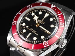 TUDOR 帝舵 Heritage Black Bay 碧灣 7941A1A0RU-0002 雪花針 <font color="#CE0000">酒紅色鋁圈 紅水鬼 </font> 7941A 1A0RU 水鬼 不鏽鋼 <font color="#FF0000">自製機芯 2025年保單 橡膠錶帶搭配快速調節「T-fit」摺疊扣 &nbsp;</font>潛水錶 自動上鍊 41mm