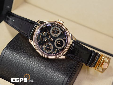 IWC 萬國 Portugieser Perpetual Calendar 葡萄牙 IW503702 18K Armor Gold材質錶殼 萬年曆 月相盈虧 七日鍊 曜石黑面盤&nbsp;2024年保卡 台灣公司貨 僅試戴極新品&nbsp;自動上鍊 44.2mm