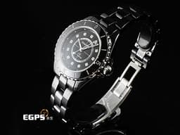 CHANEL 香奈兒 J12 Caliber 12.2系列 Black Ceramic H9742 <font color=#4F4F4F>黑陶瓷</font> <font color=#ffff00>鑲嵌12顆鑽石時標(總重約0.06克拉)</font> <font color=#FF0000>新機芯 透明錶背 2025年保卡</font> 自動上鍊 33mm