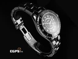 CHANEL 香奈兒 J12 Caliber 12.2系列 Black Ceramic H9742 <font color=#4F4F4F>黑陶瓷</font> <font color=#ffff00>鑲嵌12顆鑽石時標(總重約0.06克拉)</font> <font color=#FF0000>新機芯 透明錶背 2025年保卡</font> 自動上鍊 33mm