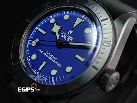 Tudor 帝舵 Black Bay Ceramic 碧灣 79210 CNU-0007 雪花針 大三針 黑色陶瓷材質 藍色面盤&nbsp;2025年保卡 潛水錶 自動上鍊 41mm
