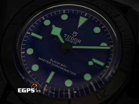 Tudor 帝舵 Black Bay Ceramic 碧灣 79210 CNU-0007 雪花針 大三針 黑色陶瓷材質 藍色面盤&nbsp;2025年保卡 潛水錶 自動上鍊 41mm