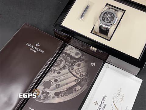 Patek Philippe 百達翡麗 PP錶 Nautilus Annual Calendar 5726 金鷹系列 5726A-001 不鏽鋼材質 年曆錶 月相盈虧 實用年曆功能的熱賣缺貨款金鷹系列，2021年保單 台灣公司貨  此錶歡迎各路錶友以 PP、AP、勞力士 來店交換，本店將以最高價評估～ 自動上鏈 40.5mm